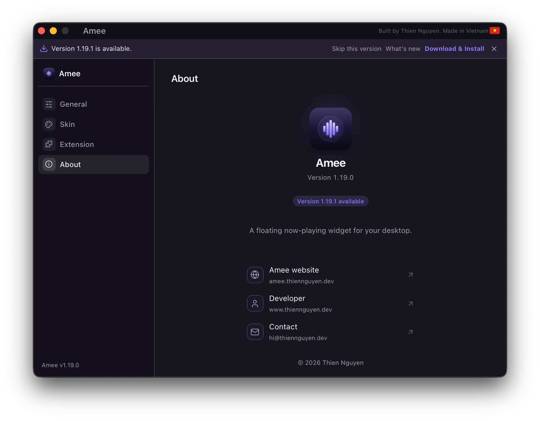 The Amee Dashboard About tab showing the app icon, current version, an update available badge, description, and links to the website, developer, and contact.